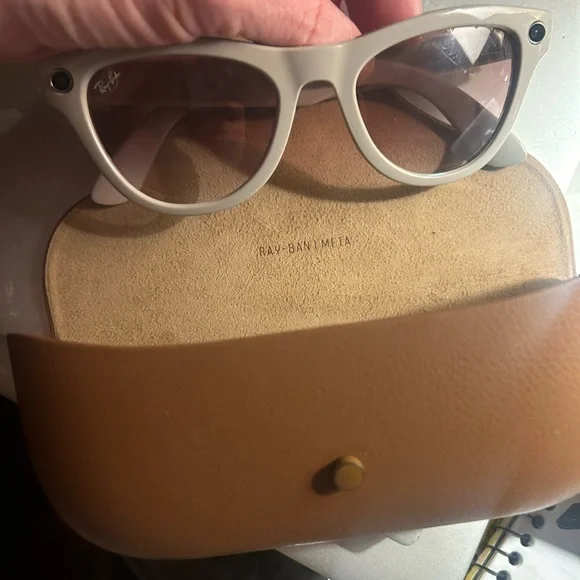 Ray-Ban Meta Skyler smart Sunglasses no scratches lens Gradient Cinnamon Pink - Picture 2 of 16